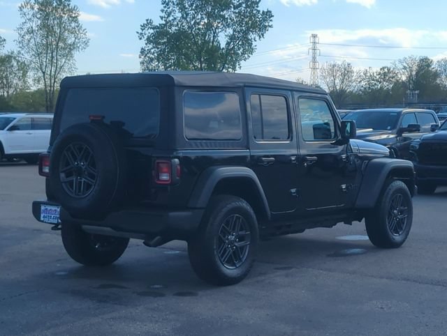Used 2025 Jeep Wrangler Unlimited Sport AWD/4WD image 3