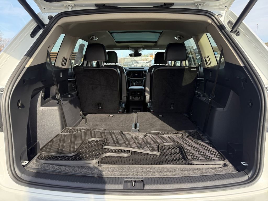 Used 2022 Volkswagen Atlas SEL R-Line image 28