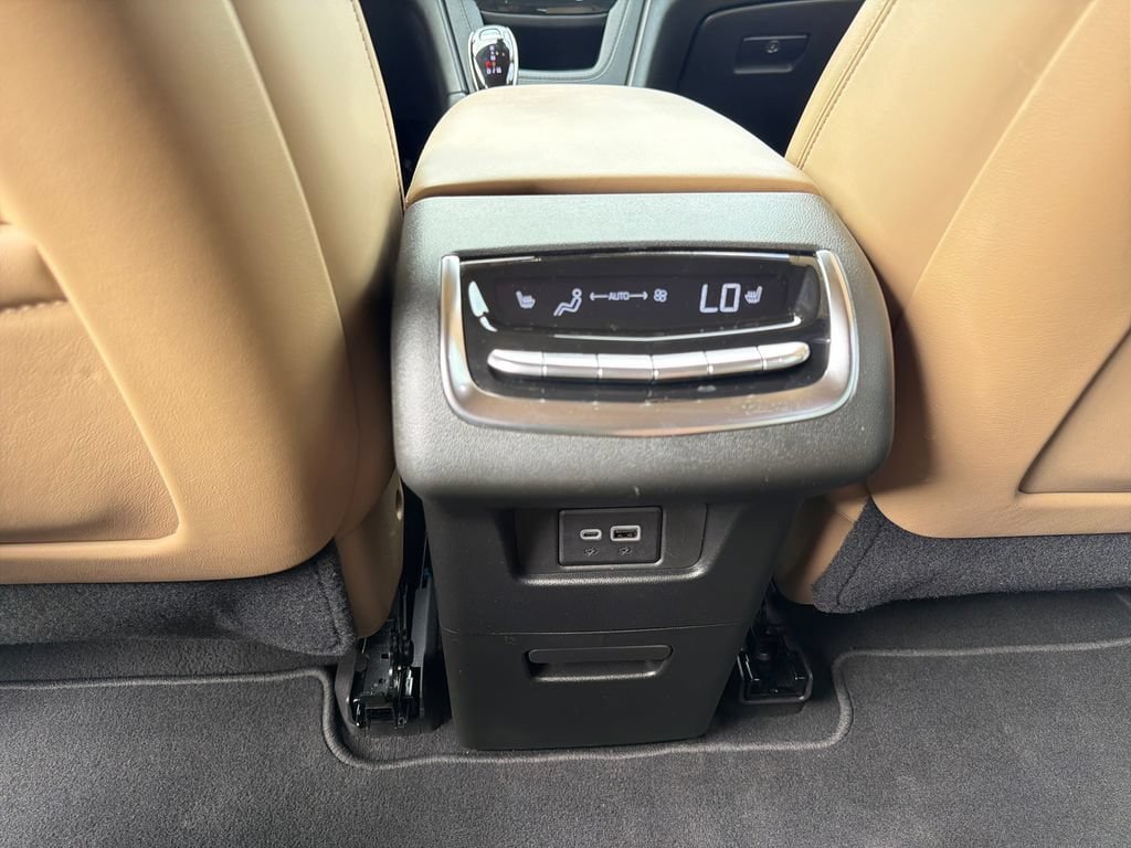 Certified 2025 Cadillac XT6 Sport w/ Platinum Package AWD/4WD image 12