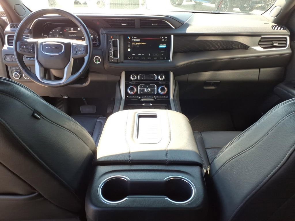 Used 2022 GMC Yukon XL Denali AWD/4WD image 30