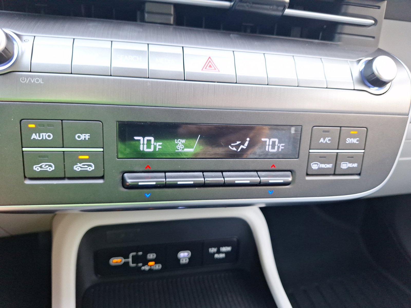 Used 2024 Hyundai Kona SEL FWD image 25