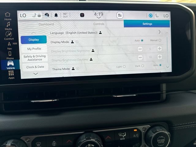 Used 2025 Jeep Gladiator Mojave AWD/4WD image 21