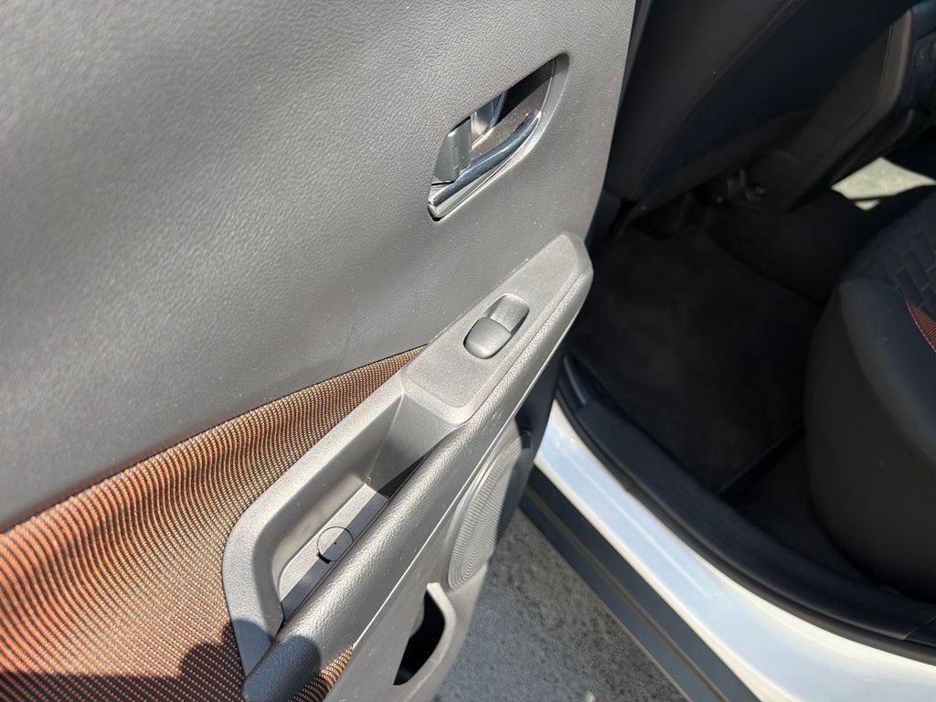 Used 2022 Nissan Kicks SR FWD image 35