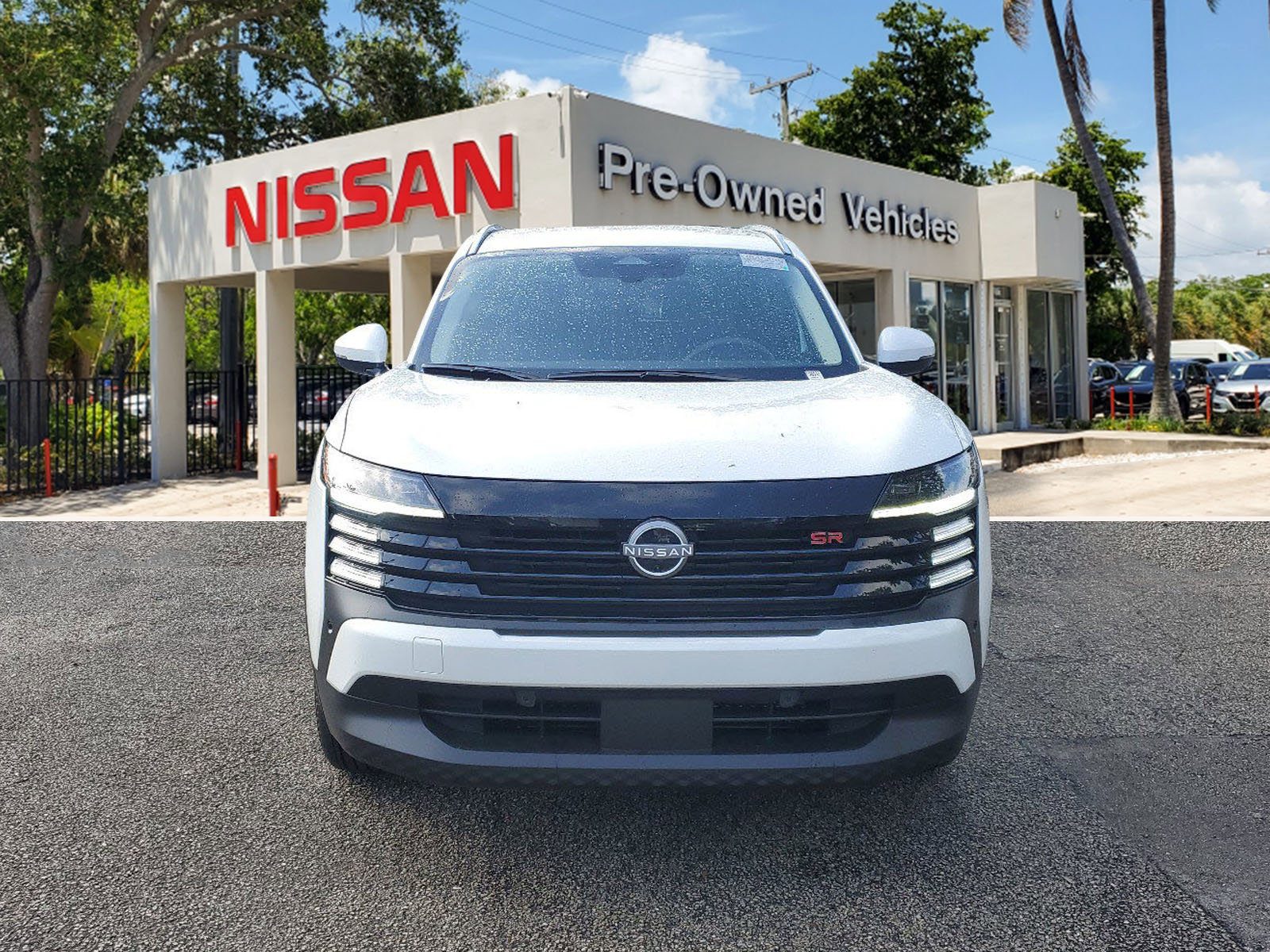 Certified 2025 Nissan Kicks SR image 2