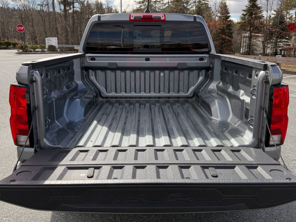 Used 2024 Chevrolet Colorado LT w/ LT Convenience Package image 5