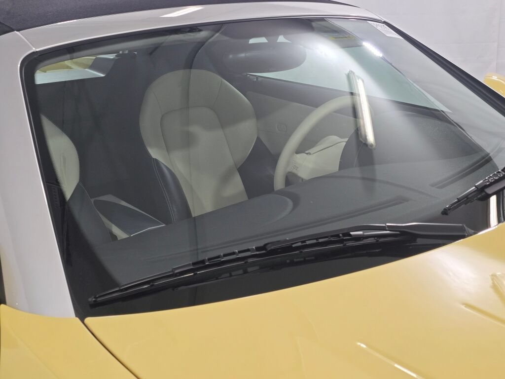 Used 2005 Chrysler Crossfire Limited RWD image 17