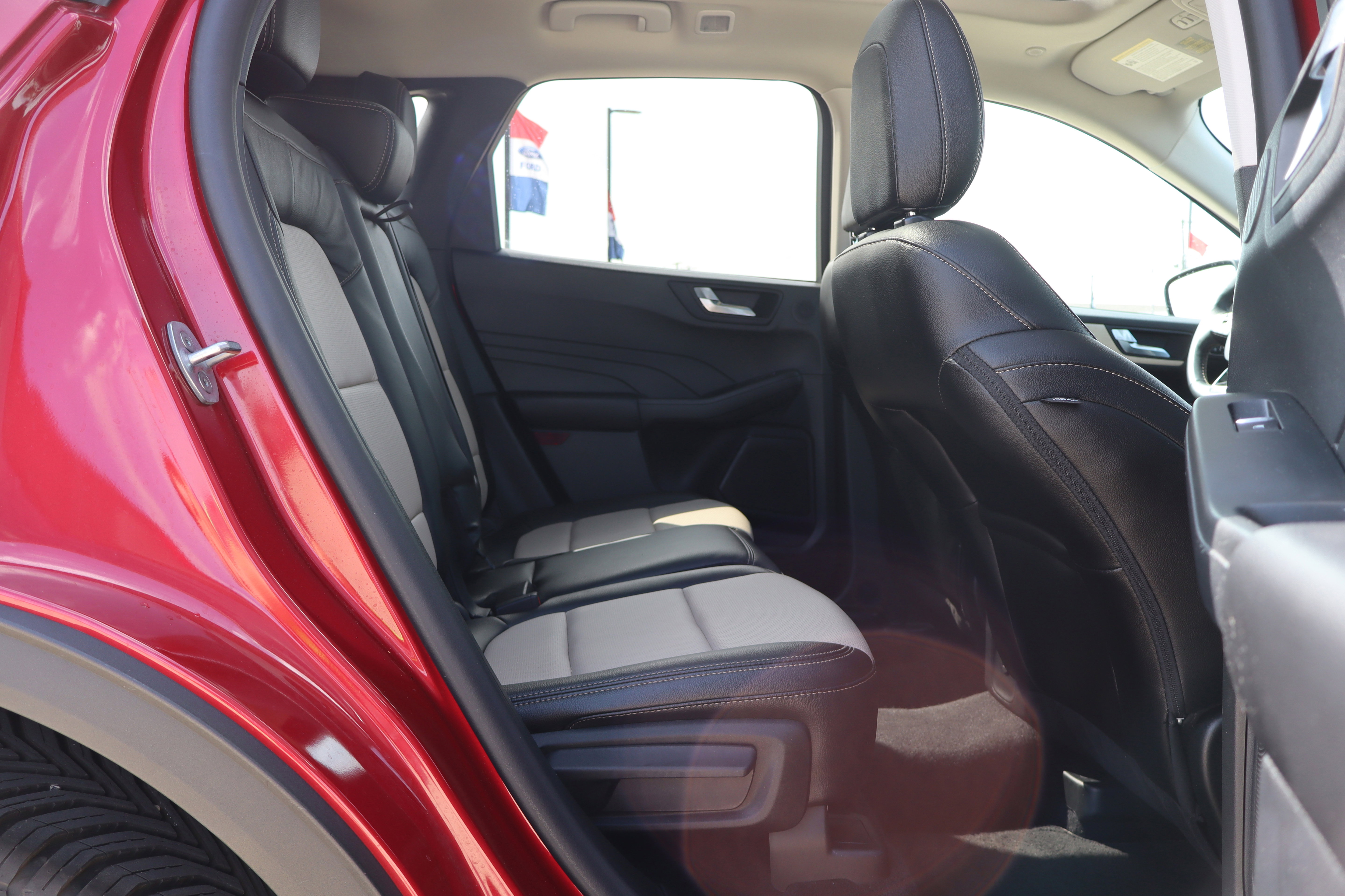 Used 2022 Ford Escape Titanium w/ Titanium Elite Package image 12