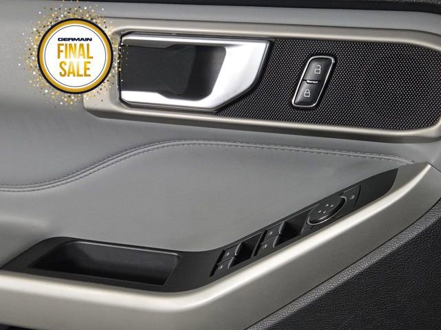 Used 2021 Ford Explorer XLT w/ Equipment Group 202A image 25