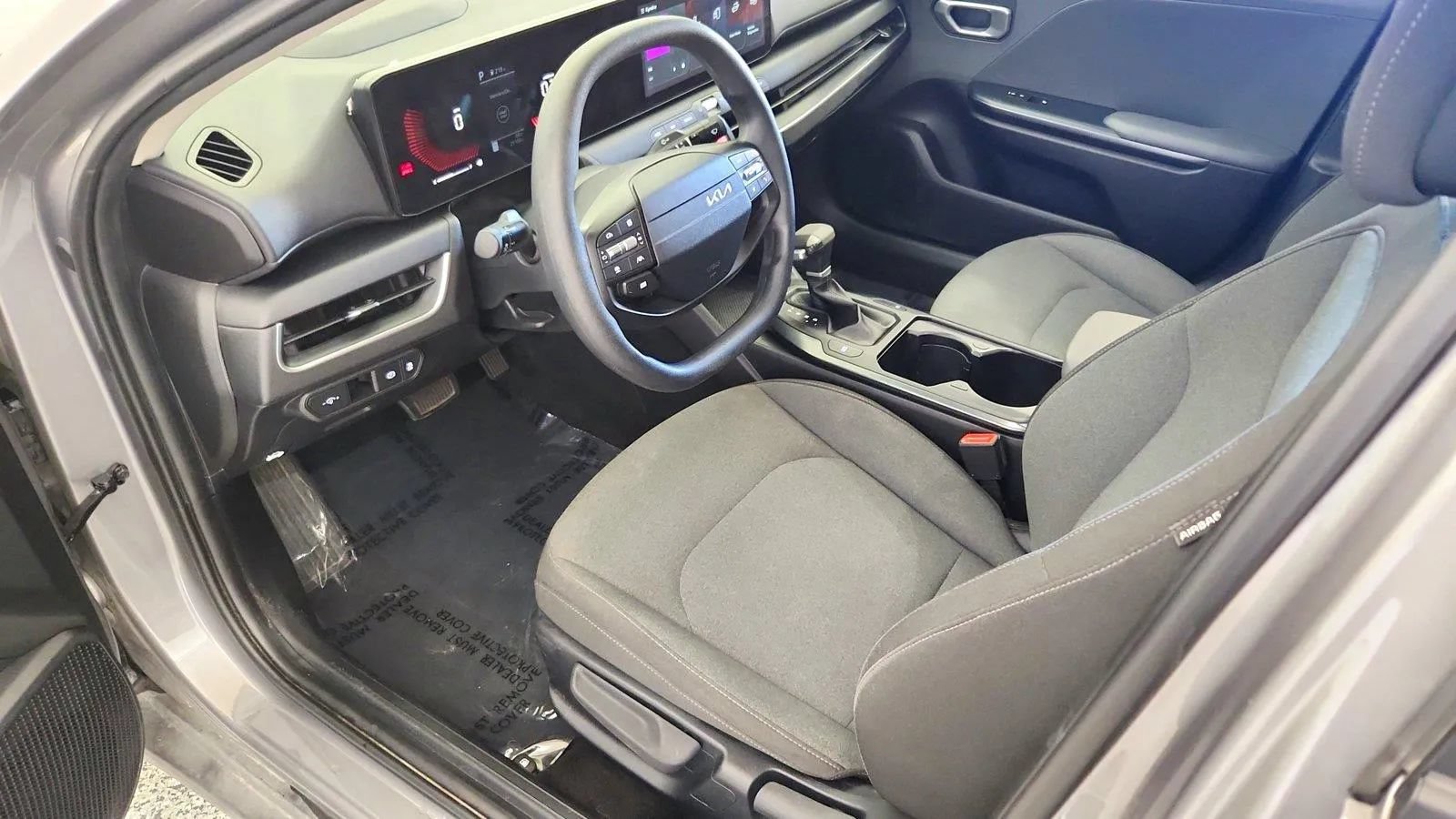 Used 2025 Kia K4 FWD image 14