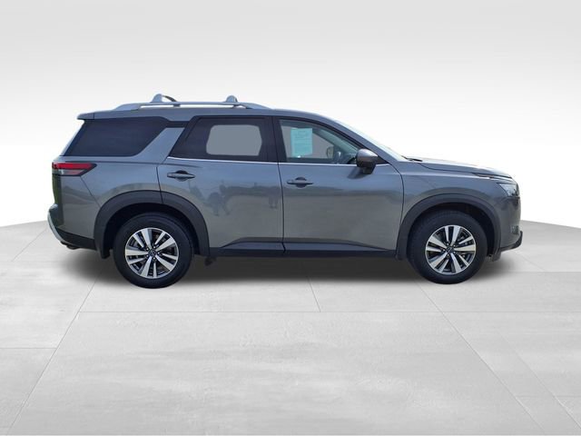 Used 2025 Nissan Pathfinder SL image 9