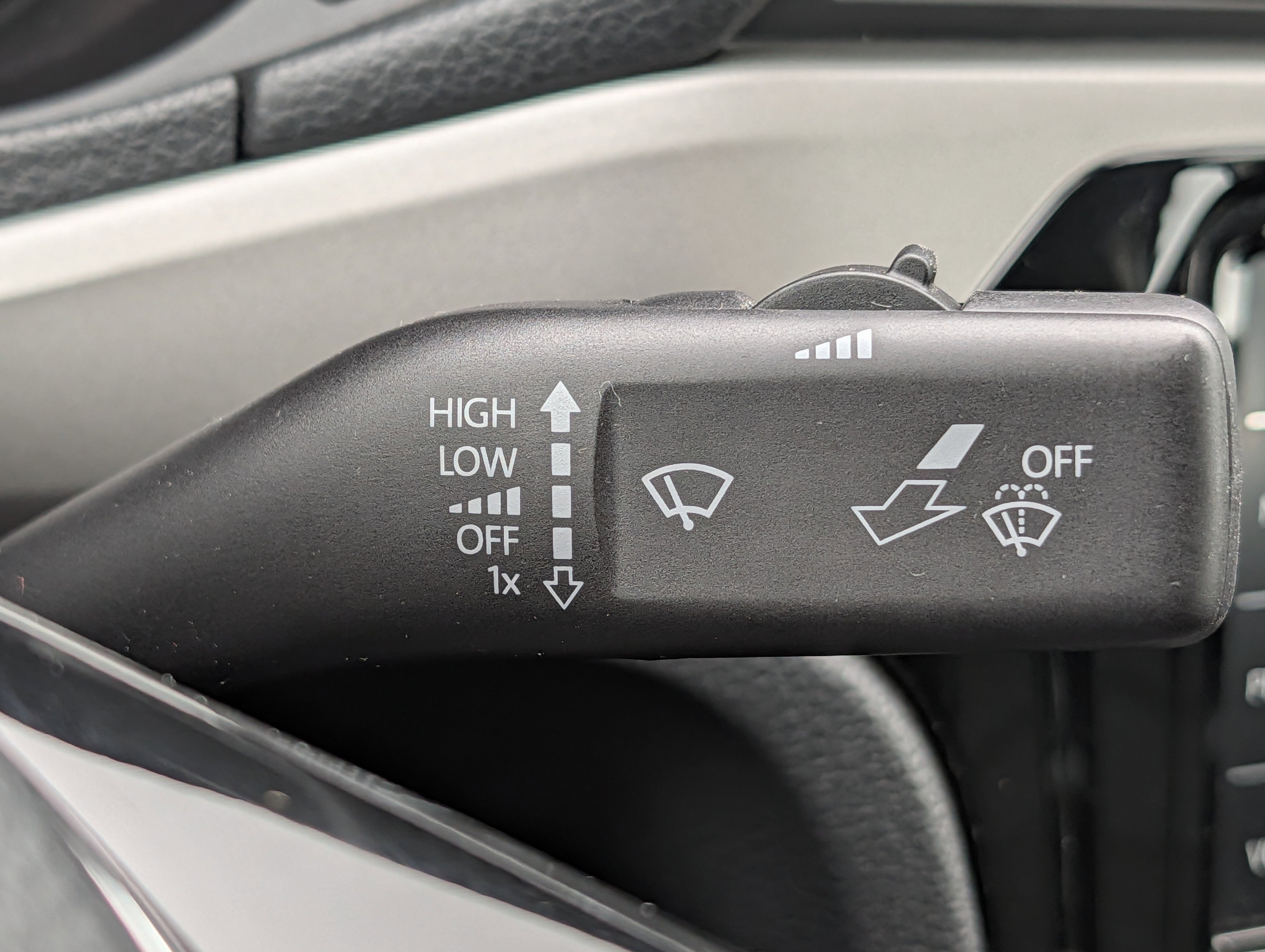 Used 2021 Volkswagen Passat 2.0T SE FWD image 29