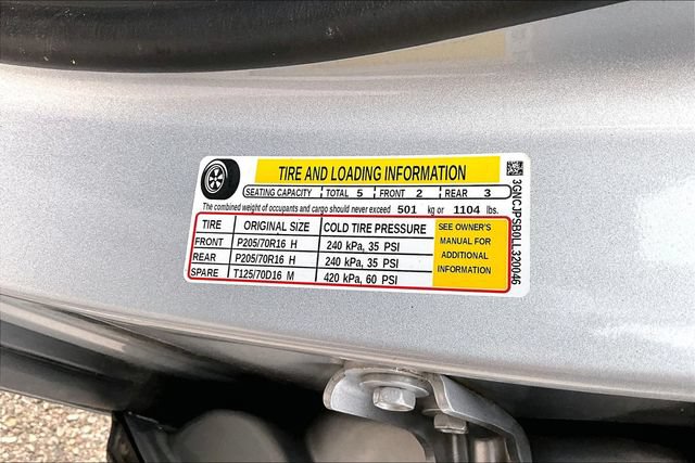 Used 2020 Chevrolet Trax LT w/ LT Convenience Package AWD/4WD image 34