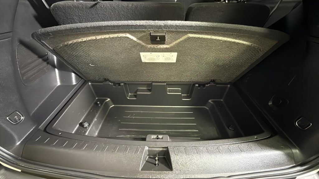 Certified 2021 Chevrolet Traverse LS image 30