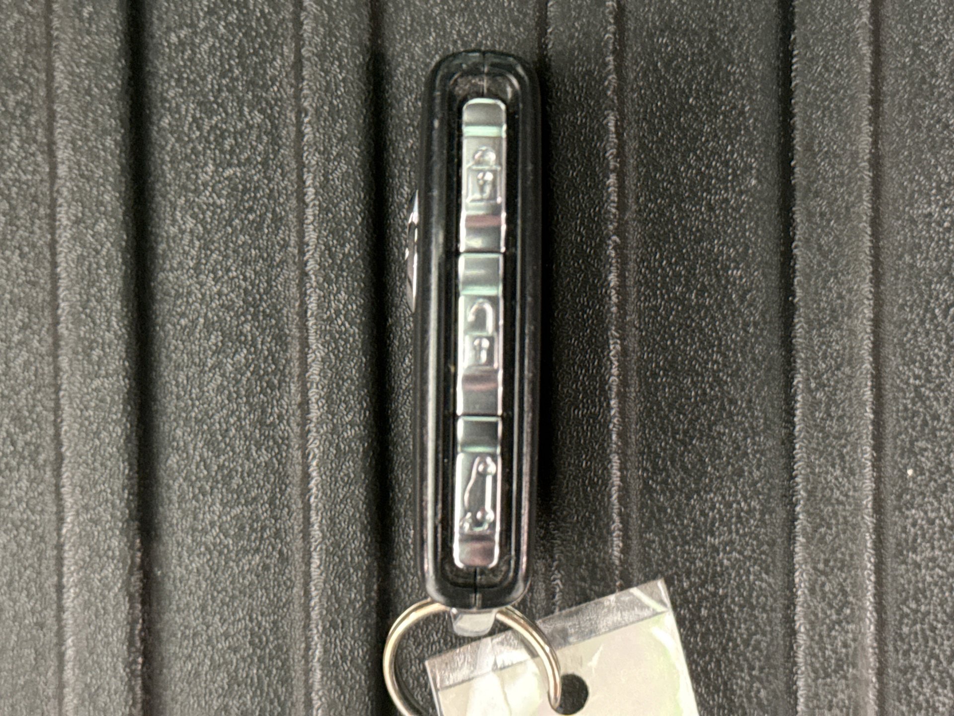 Used 2022 Volvo XC60 B5 Momentum w/ Climate Package image 25