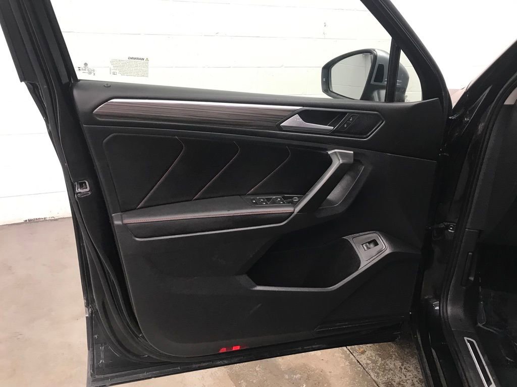 Used 2024 Volkswagen Tiguan SE image 9