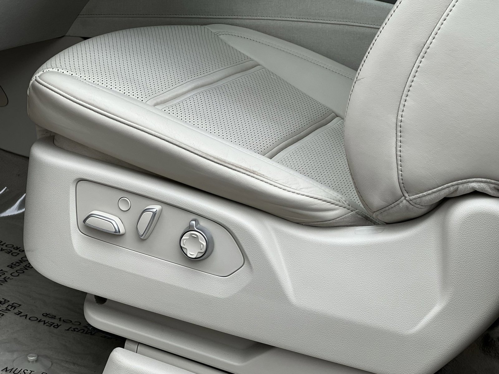 Used 2022 Cadillac Escalade Sport Platinum w/ LPO, ONYX Package image 12