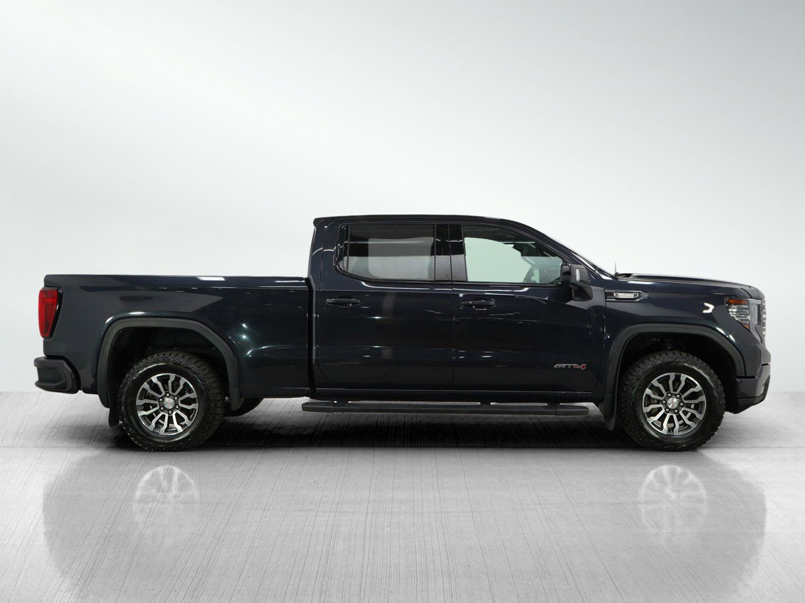 Used 2022 GMC Sierra 1500 AT4 image 8