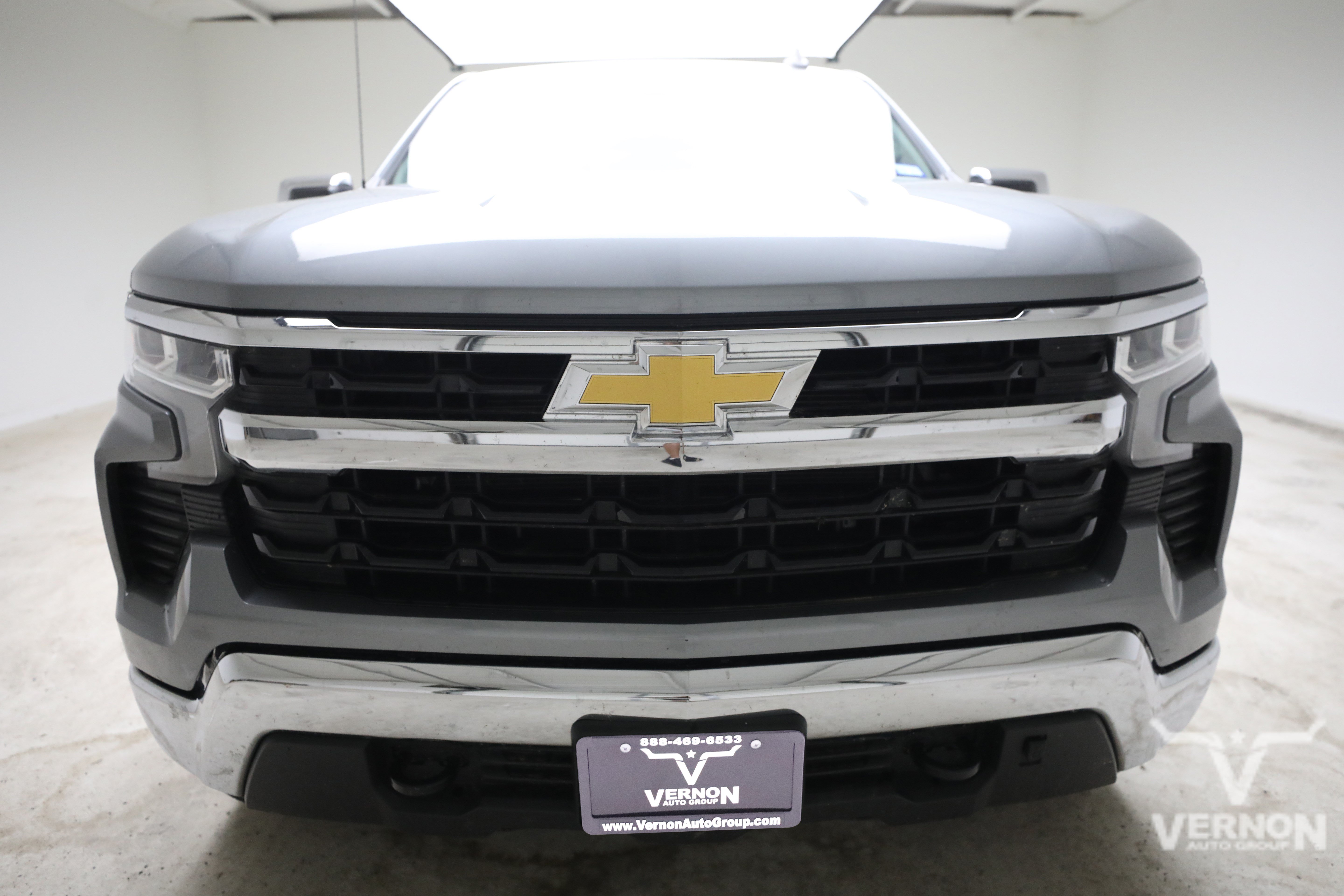 Used 2023 Chevrolet Silverado 1500 LT w/ Z71 Off-Road Package AWD/4WD image 8