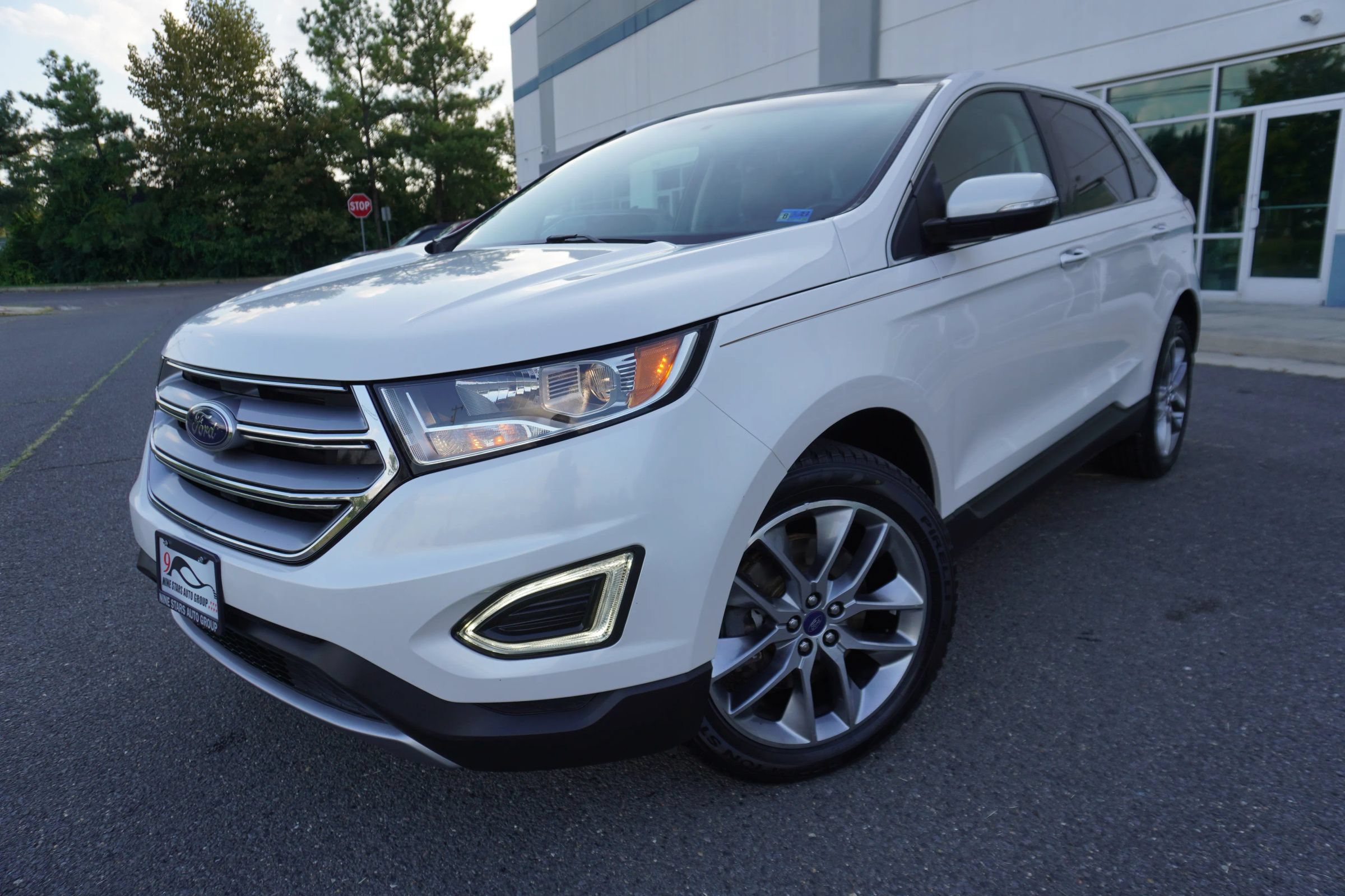 Used 2017 Ford Edge Titanium w/ Equipment Group 301A AWD/4WD image 4