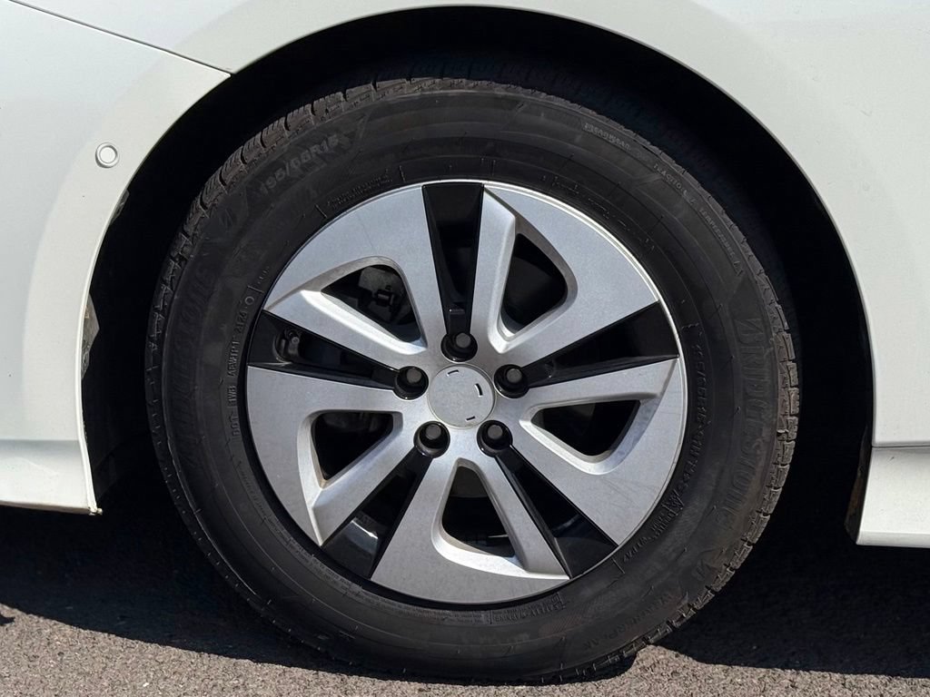 Used 2017 Toyota Prius Two w/ Prius Two Safety Plus Package FWD image 9