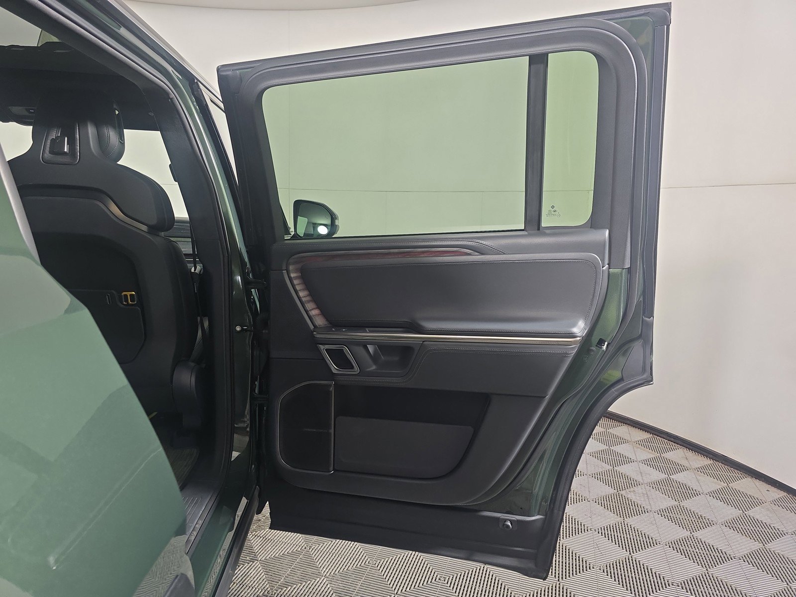 Used 2022 Rivian R1S Launch Edition image 19
