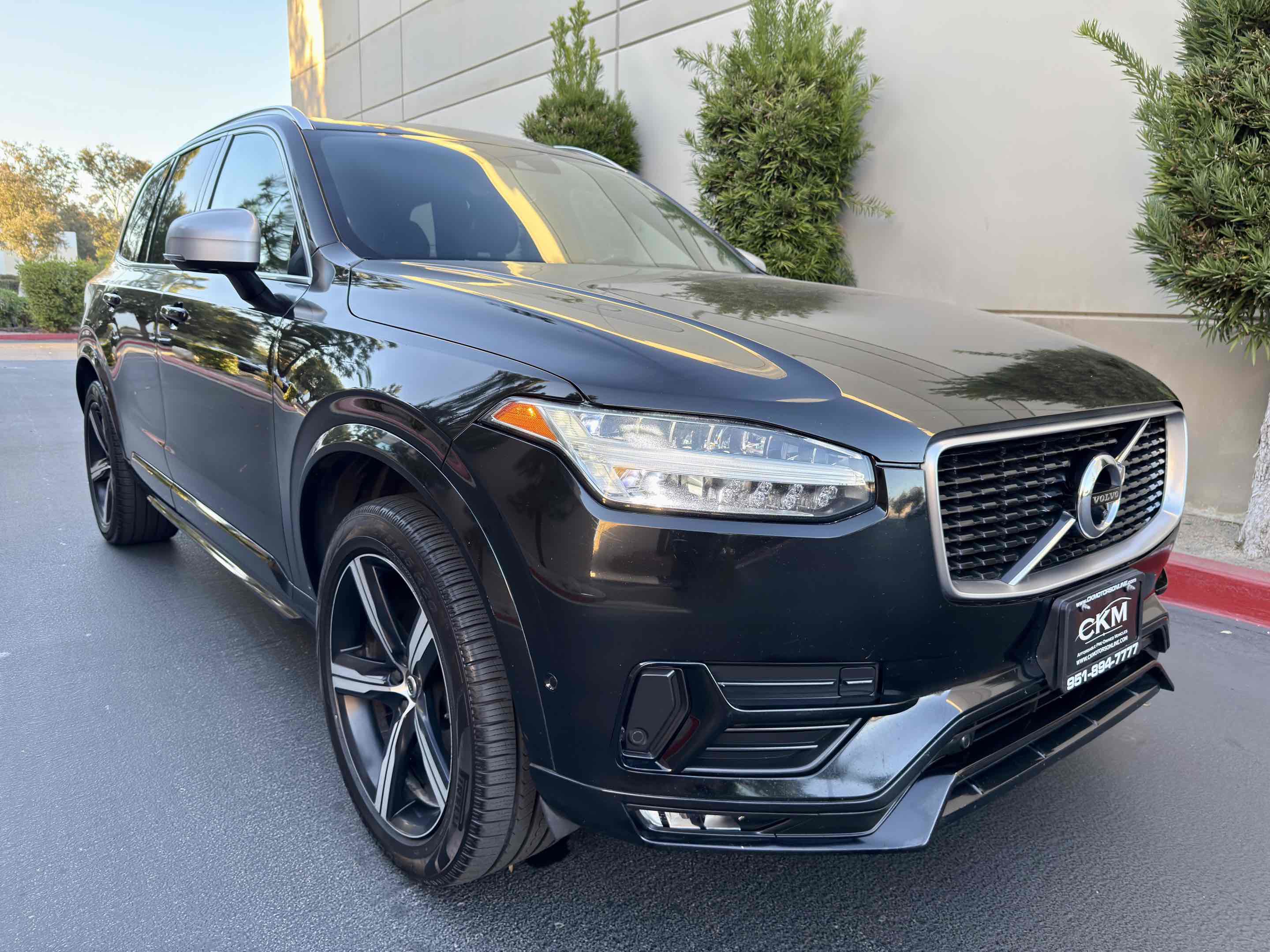 Used 2016 Volvo XC90 T6 R-Design w/ Vision Package image 6