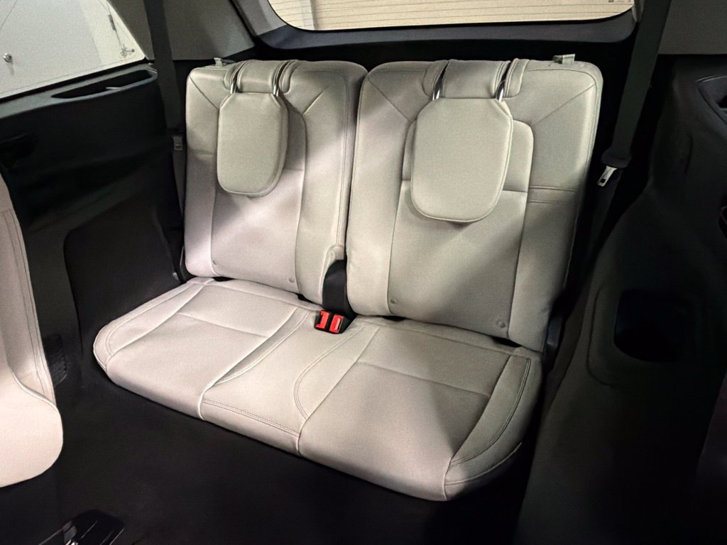 New 2027 Lincoln Aviator AWD image 35