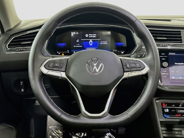 Used 2023 Volkswagen Tiguan SE AWD/4WD image 11