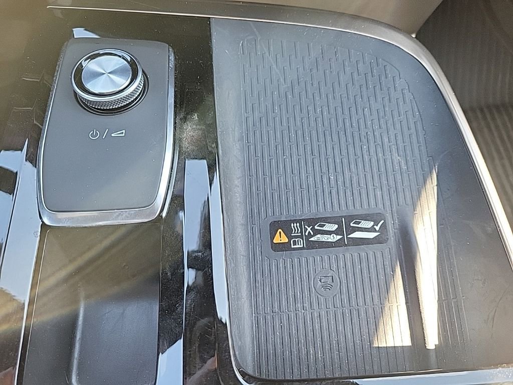 Used 2025 Buick Enclave Avenir image 30