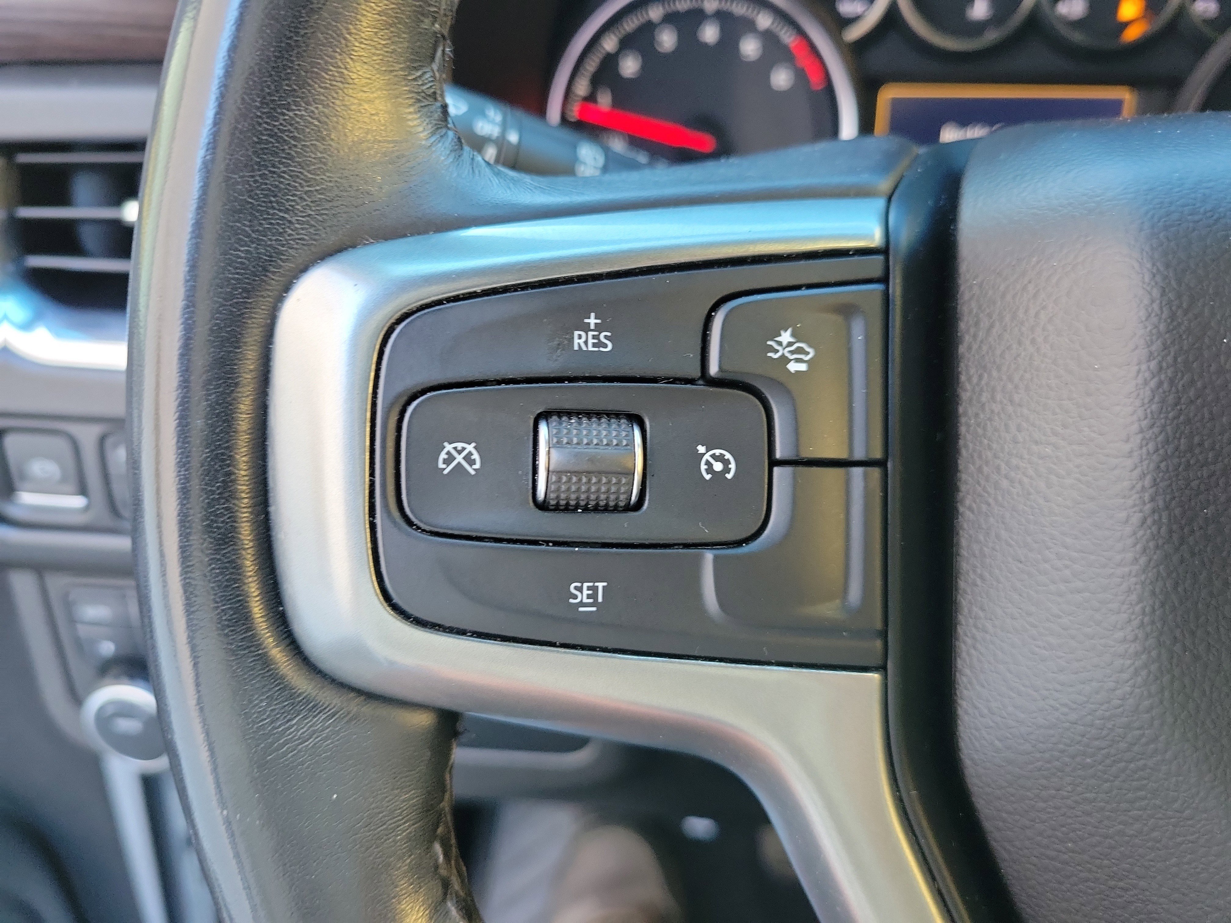 Used 2021 Chevrolet Tahoe Z71 image 28