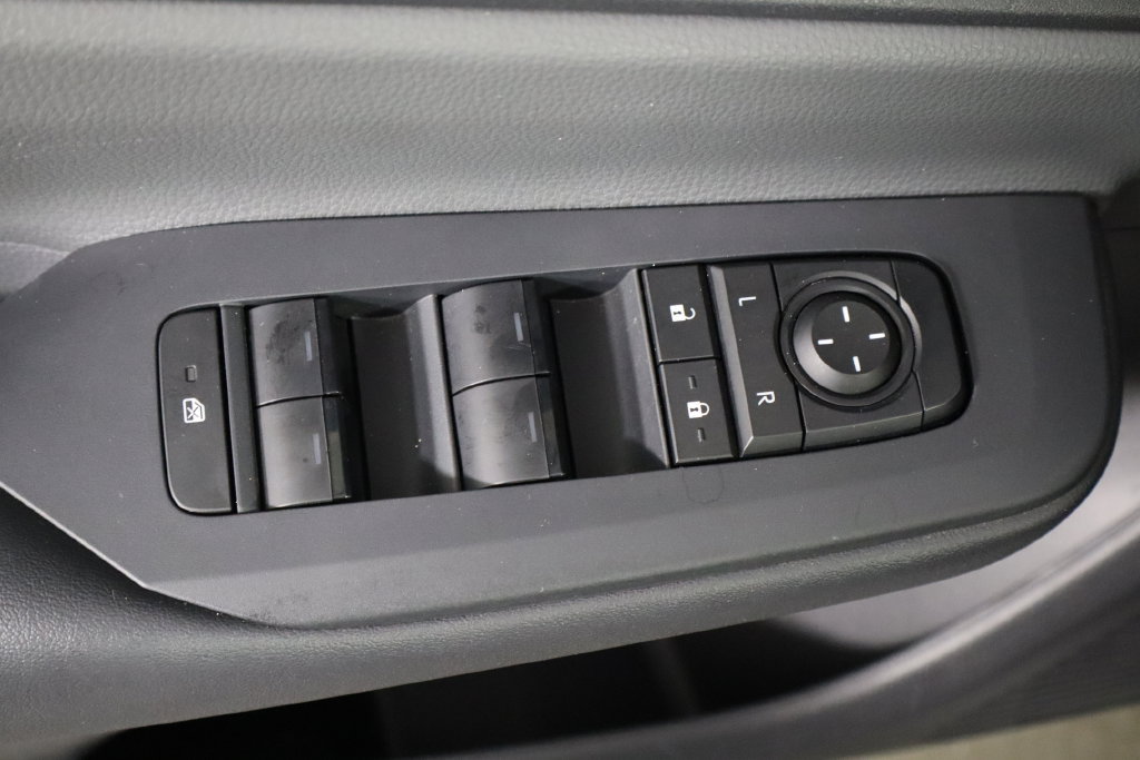 Used 2026 Toyota Prius LE FWD image 20