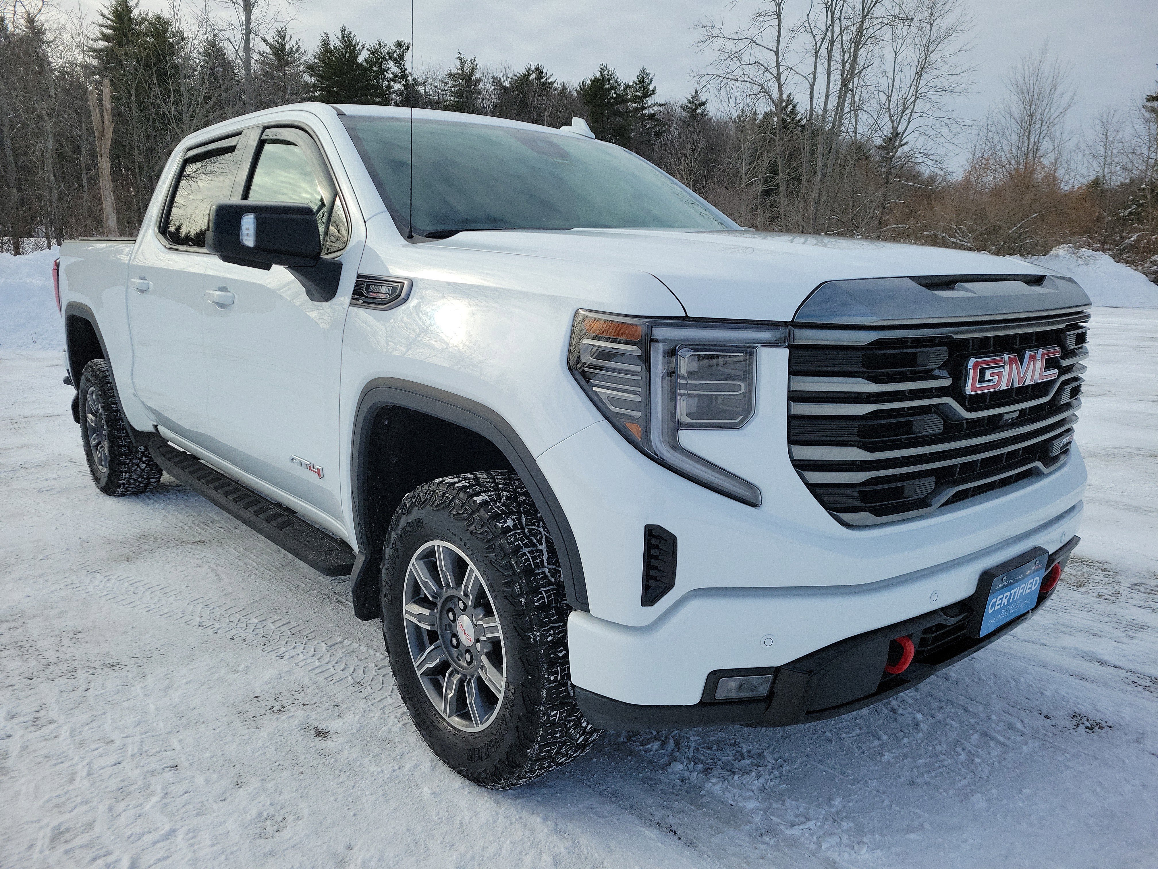 Used 2024 GMC Sierra 1500 AT4 w/ Technology Package image 3