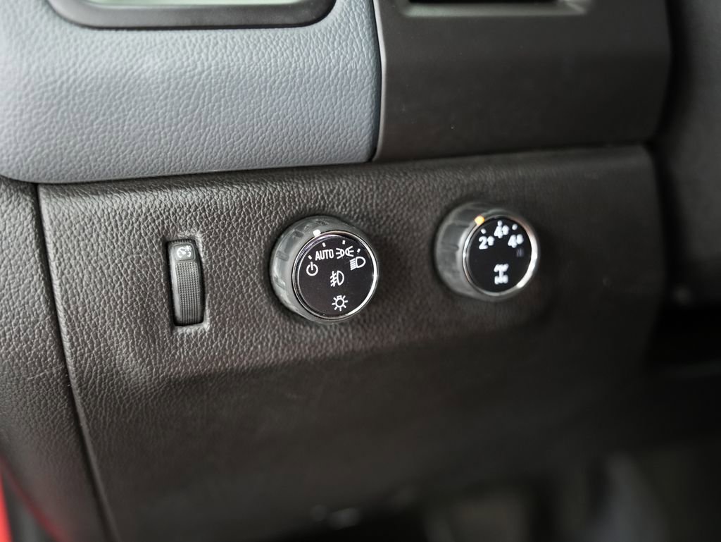 Used 2015 Chevrolet Colorado Z71 w/ LPO, Gearon Divider Package AWD/4WD image 40