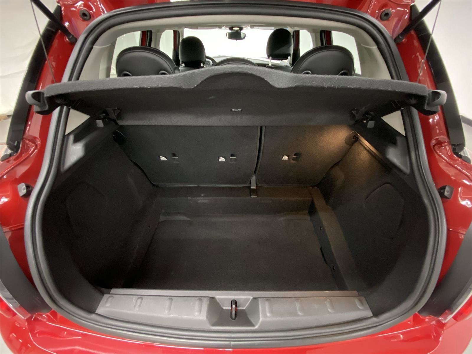 Used 2018 MINI Cooper 4-Door Hardtop image 23