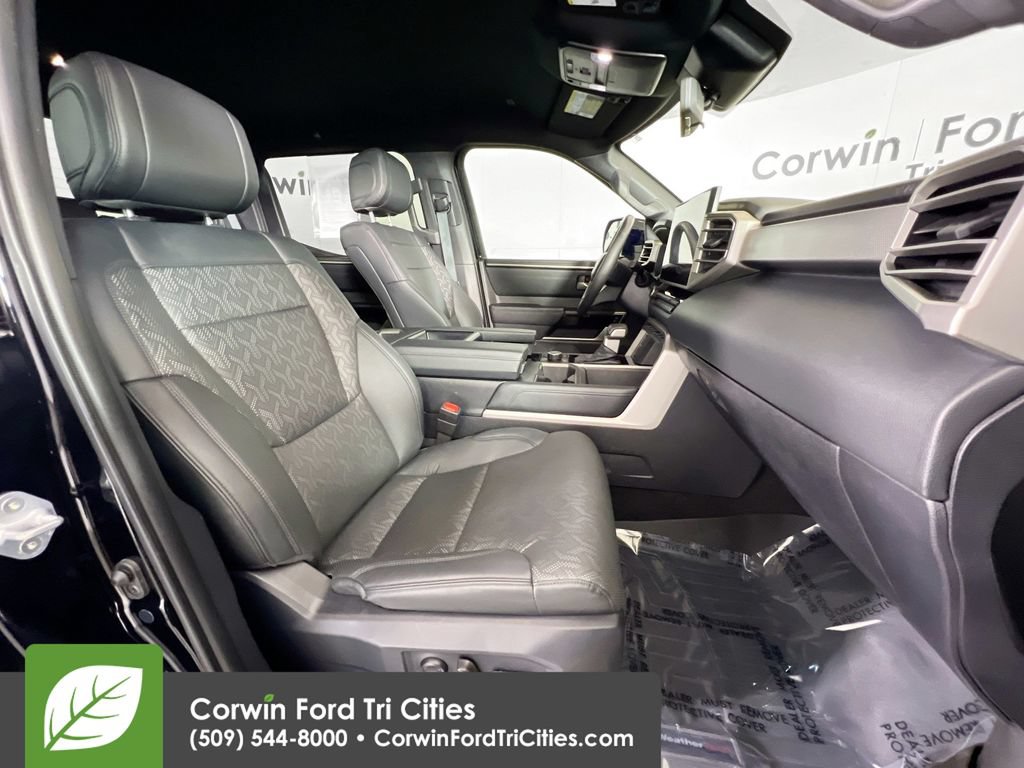 Used 2025 Toyota Tundra Limited AWD/4WD image 16