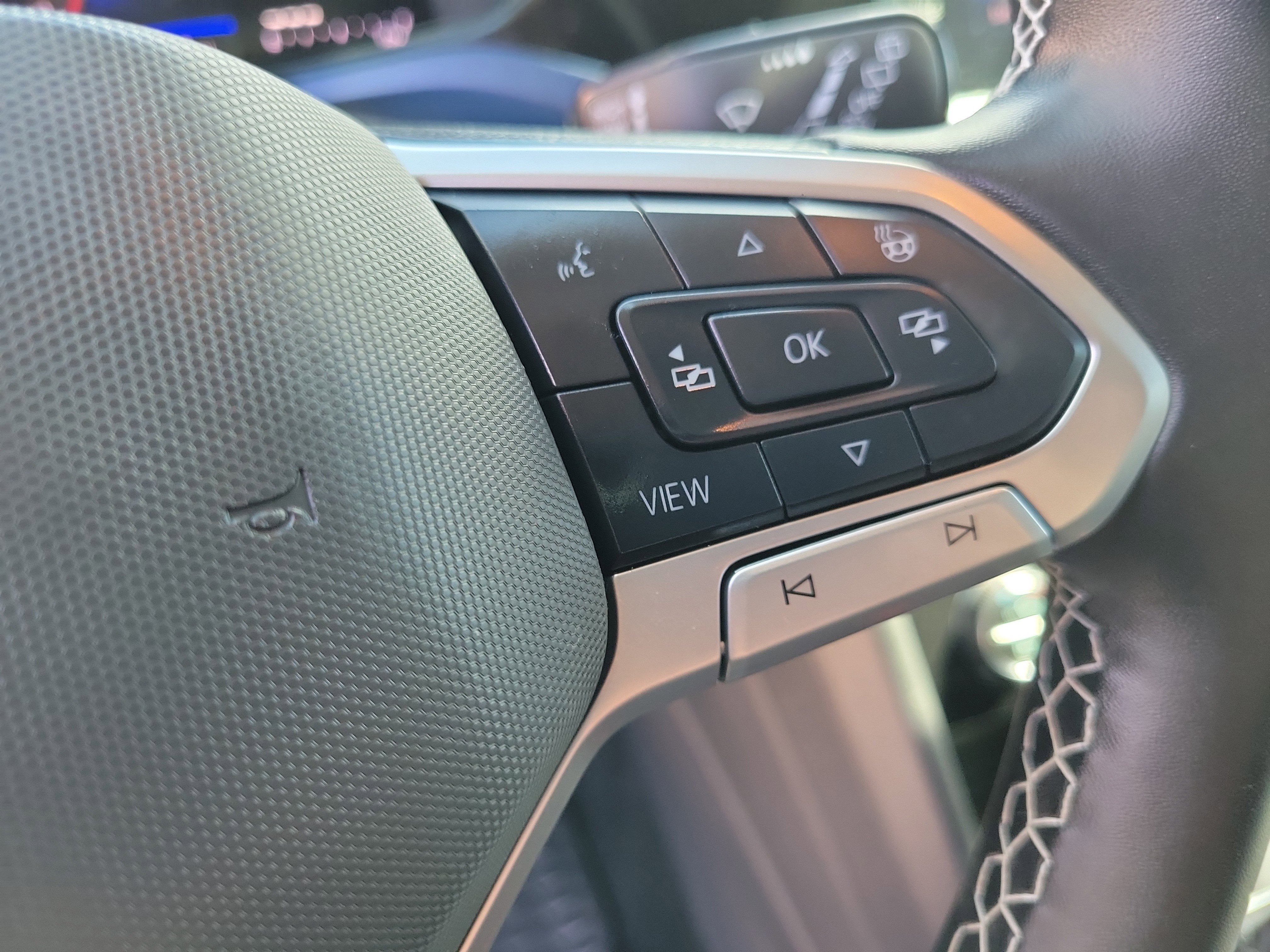 Used 2024 Volkswagen Taos SE FWD image 25