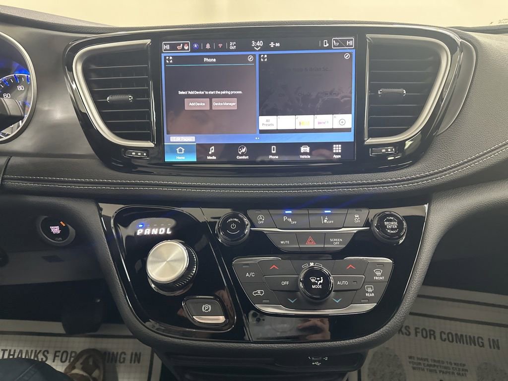 New 2026 Chrysler Pacifica Select image 37