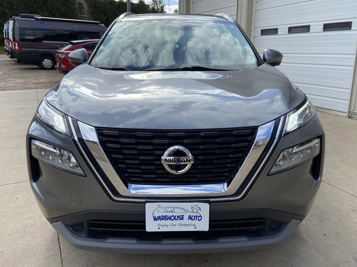 Used 2021 Nissan Rogue SV w/ Premium Package image 3