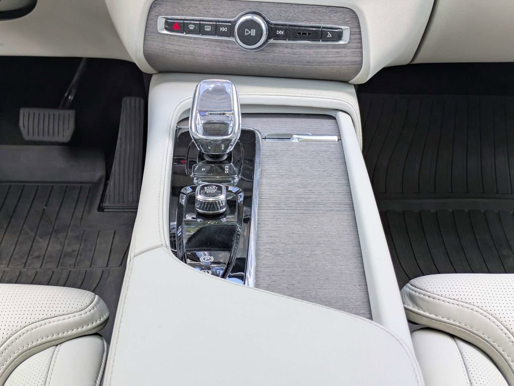 Used 2023 Volvo XC90 B6 Ultimate w/ Protection Package Premier AWD/4WD image 24