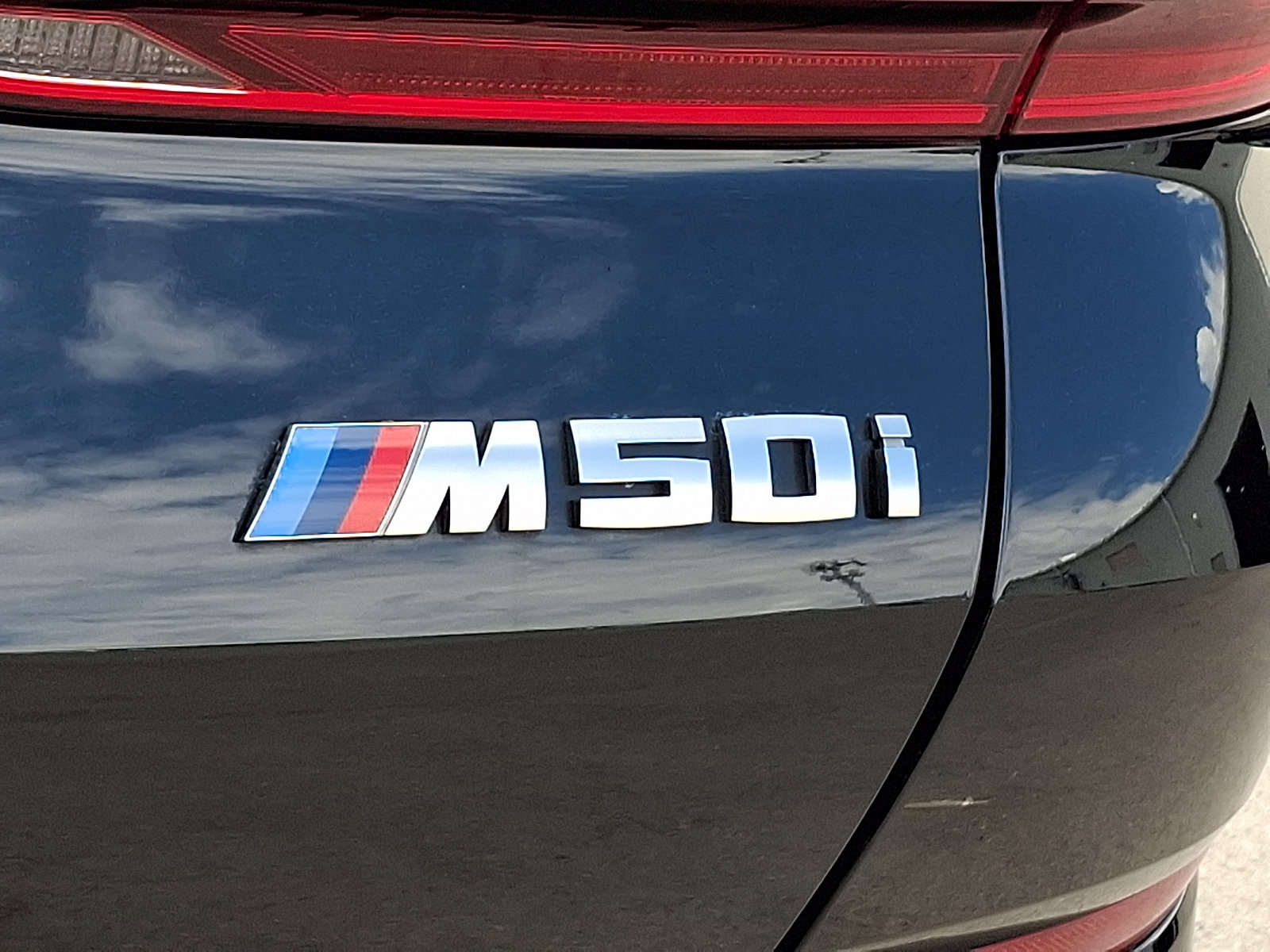 Used 2022 BMW X6 M50i w/ Executive Package AWD/4WD image 32
