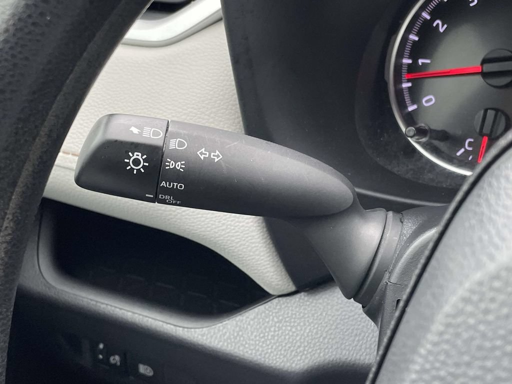Used 2022 Toyota RAV4 XLE AWD/4WD image 12