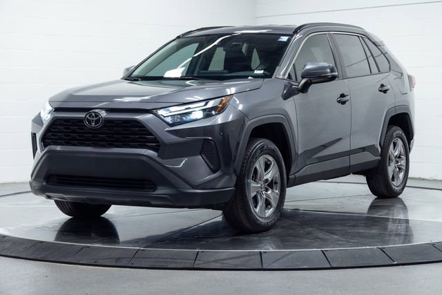 Used 2022 Toyota RAV4 XLE FWD image 6