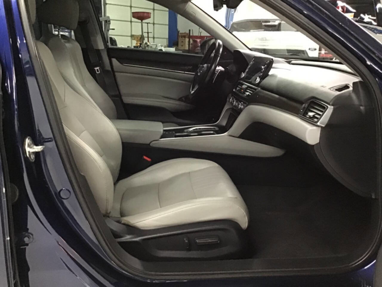 Used 2020 Honda Accord Touring image 22