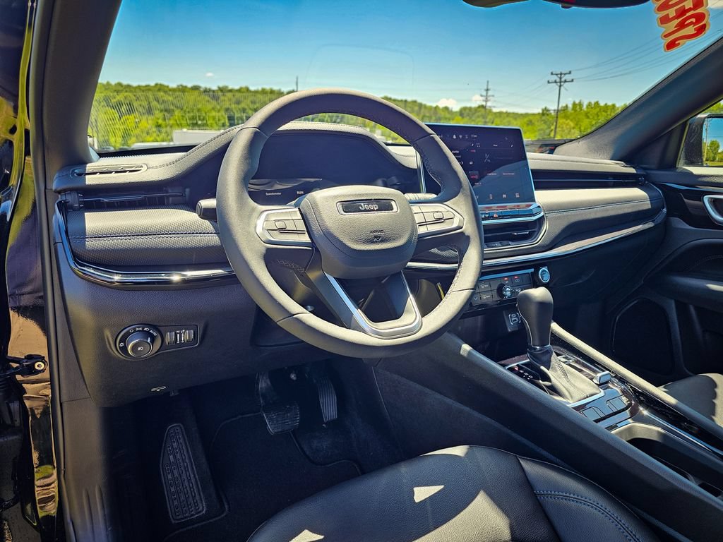 New 2026 Jeep Compass Latitude AWD/4WD image 12
