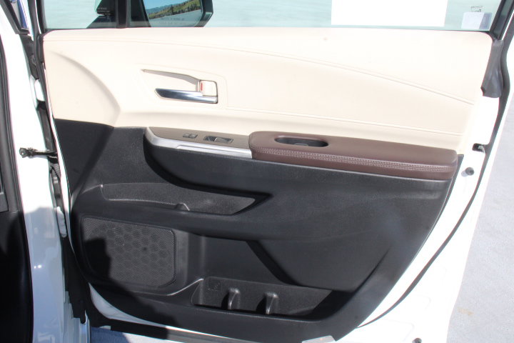 Certified 2023 Toyota Sienna Platinum image 20