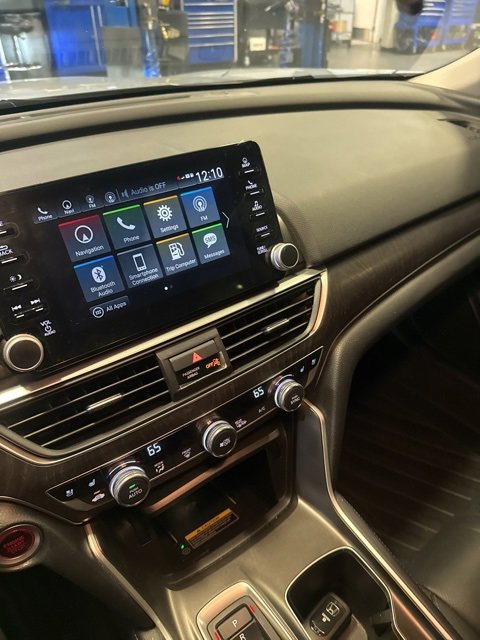 Used 2022 Honda Accord Touring image 3