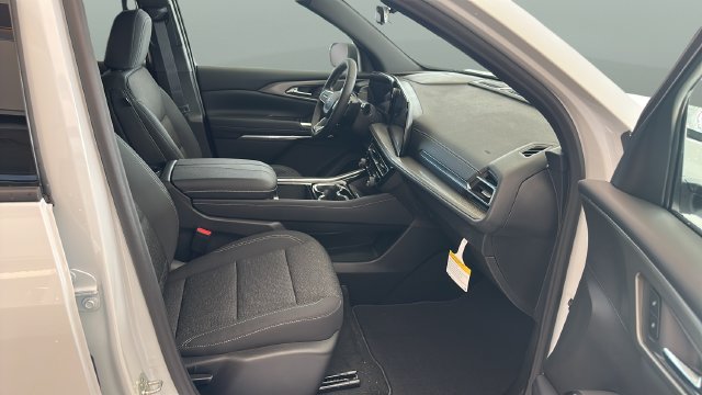 New 2027 Chevrolet Traverse LT FWD image 18
