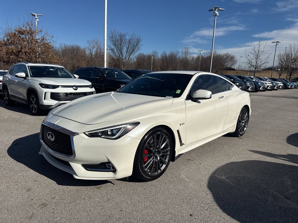 Used 2017 INFINITI Q60 Red Sport 400 image 8