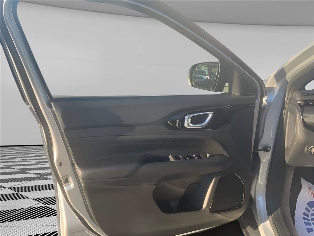 New 2026 Jeep Compass Latitude AWD/4WD image 18