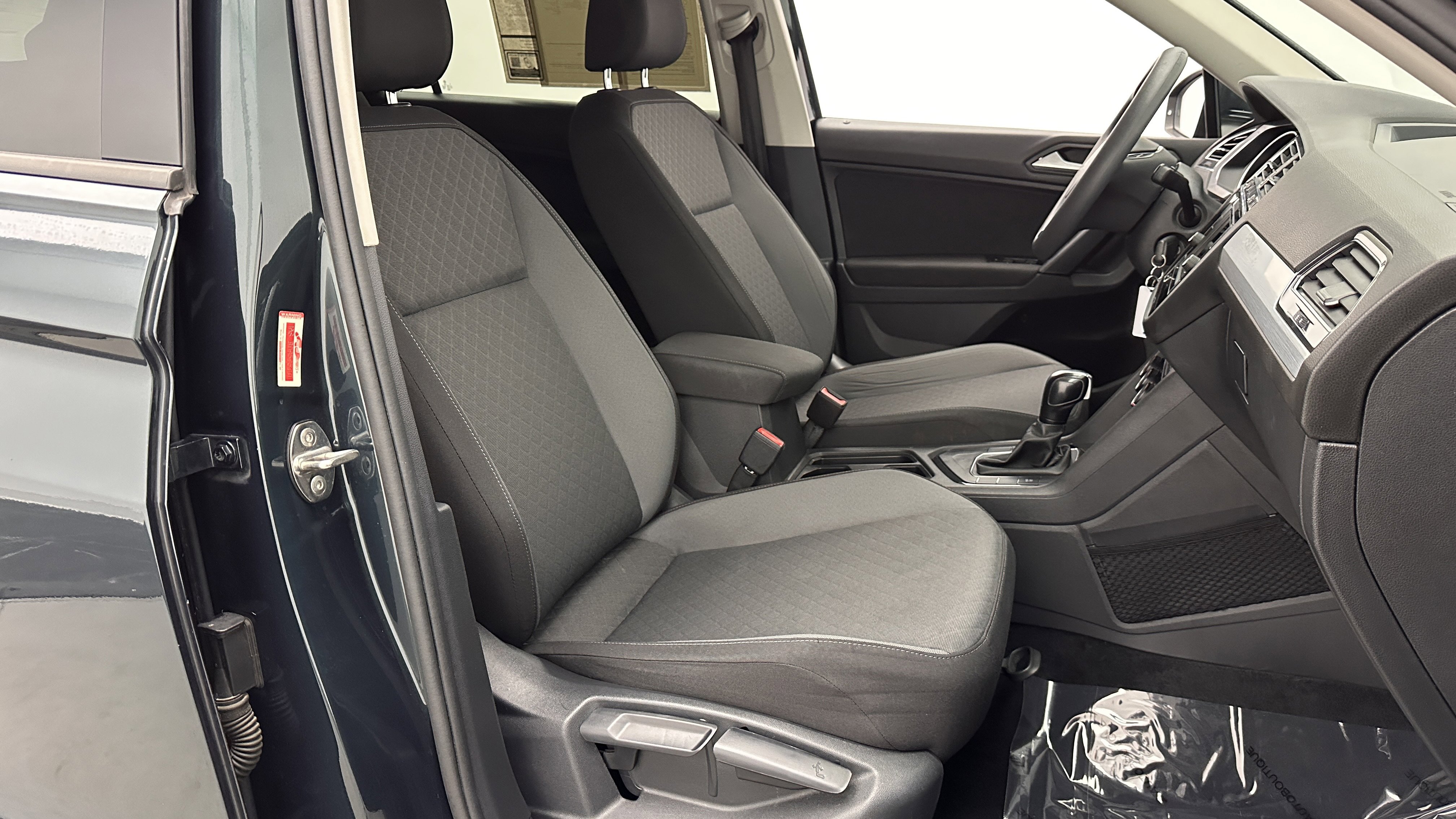 Used 2019 Volkswagen Tiguan S FWD image 33